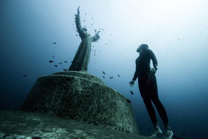 10 mystérieuses statues sous-marines